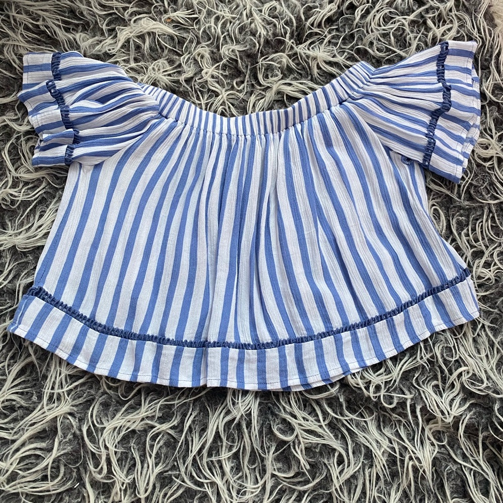 NWOT Off the shoulder striped flounce crop top